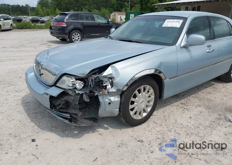 2007 Lincoln Town Car Signature z USA, uszkodzony, nr VIN 1LNHM81V27Y622316